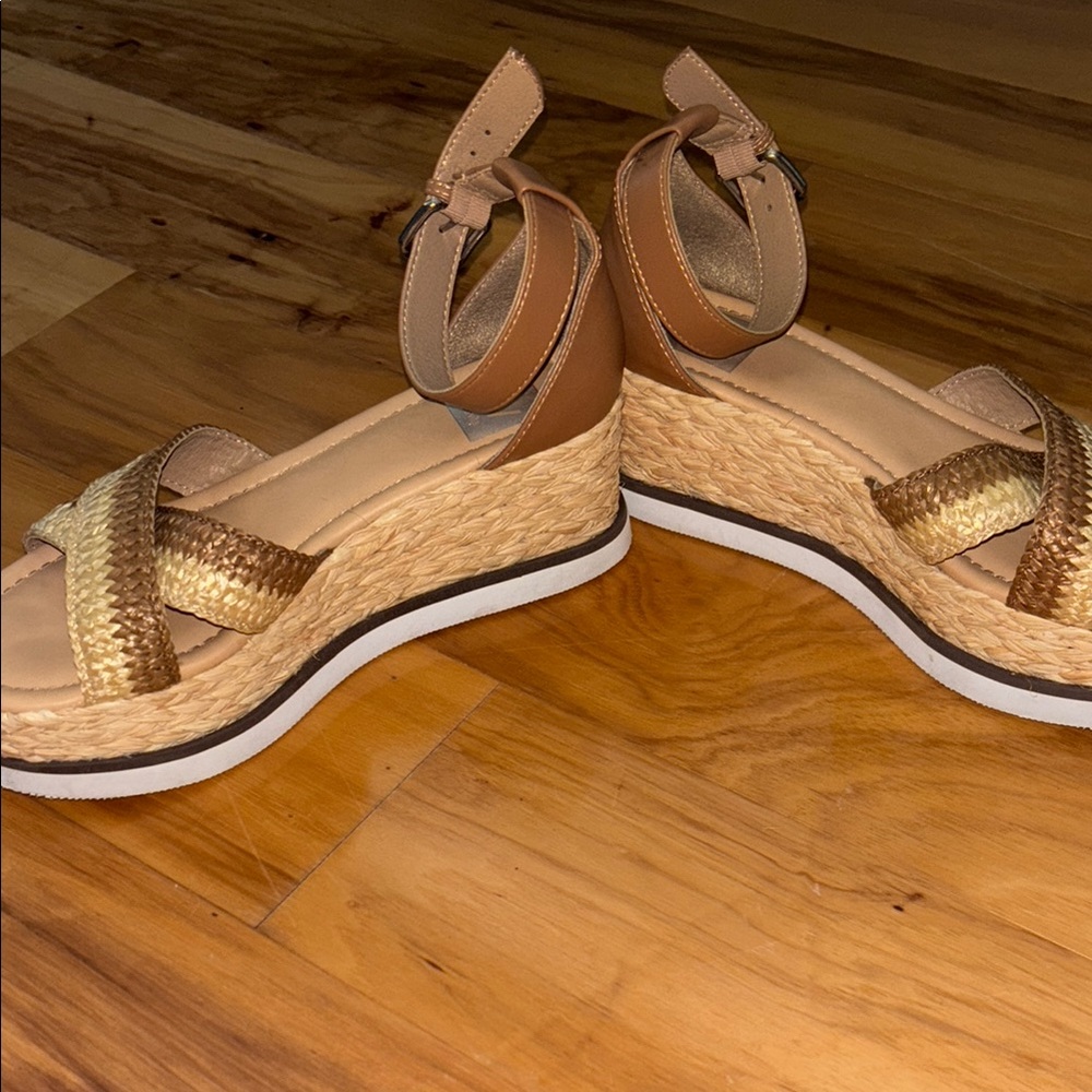 Dolce Vita Women's Tan Woven Sandals Odell platform wedges shoes